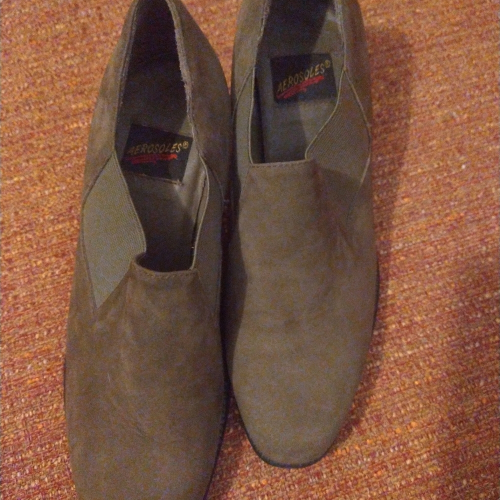 Olive Green Suede Boot By Aerosols In Size 6 2' Block Heel